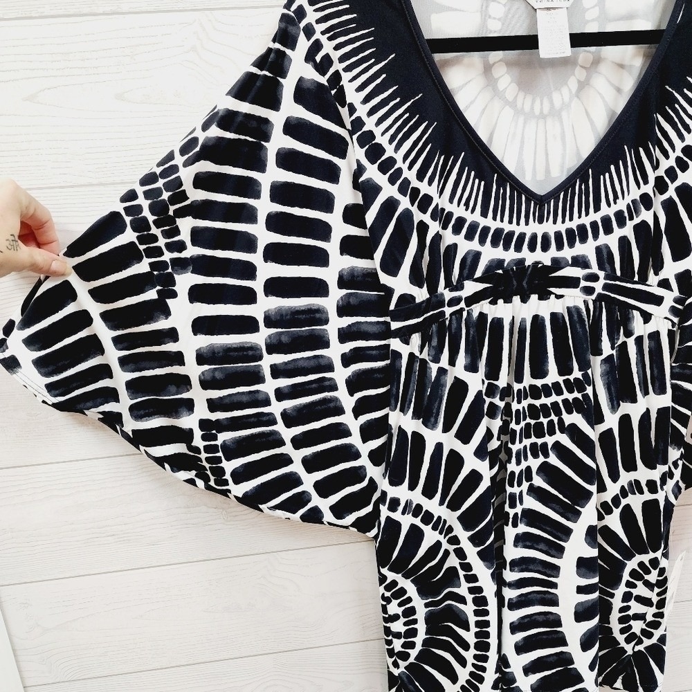 NWF Trina Turk Black White Geometric Empire Waist Butterfly Sleeve Top XS - Picture 5 of 9